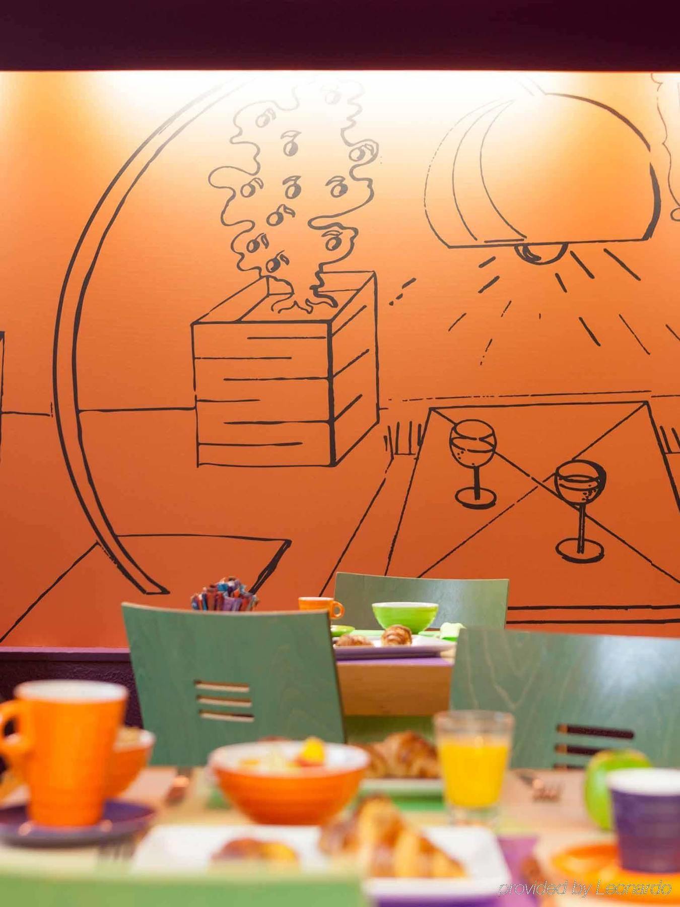Hotel Ibis Styles Paris Republique Le Marais Exterior foto